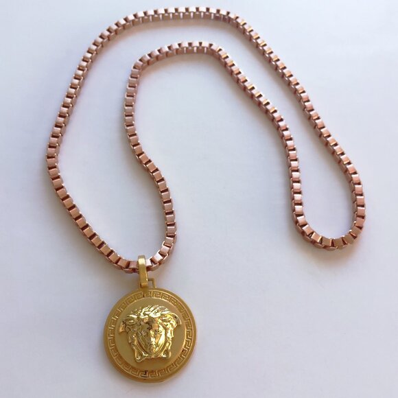 *SOLD* Vintage Versace Medusa XL Heavy Thick Pendant Necklace Made in Italy - Picture 4 of 7